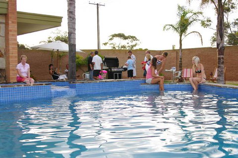 Adelaide Road Motor Lodge - Accommodation NSW 5