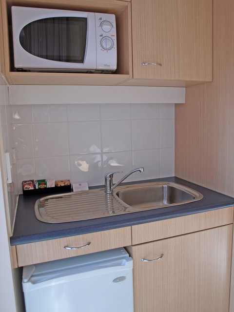 Airolodge International - Accommodation NSW 4