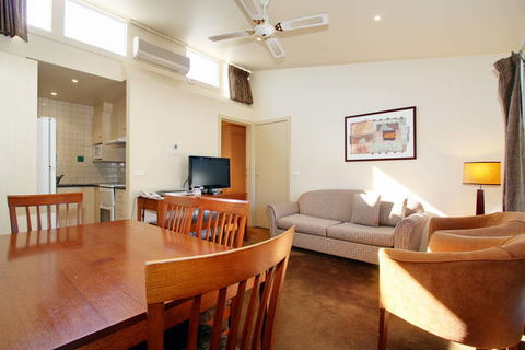 Alzburg Resort - Accommodation NSW 0