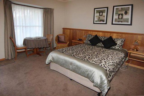 Anabel's Of Scottsdale - Accommodation NSW 6
