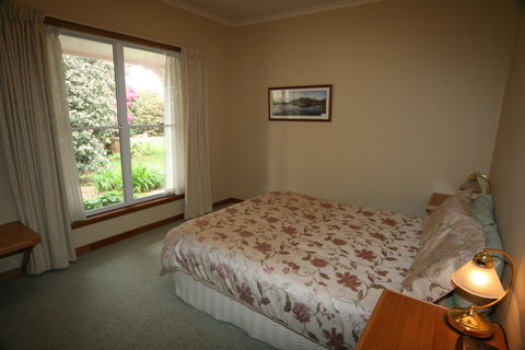 Anabel's Of Scottsdale - Accommodation NSW 7