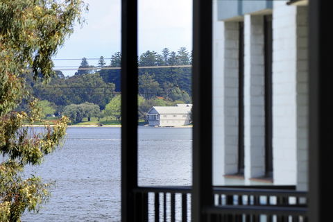 Assured Waterside Apartments - Accommodation NSW 1