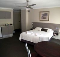 Aston Hill Motor Lodge - Accommodation NSW