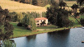 Adelaide Hills Country Cottages - Apple Tree Cottage - Accommodation NSW 4