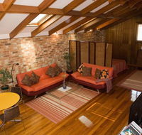 Bet's Bed and Breakfast Studio - Accommodation NSW