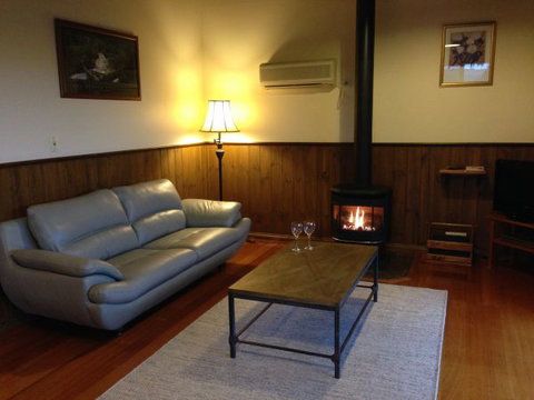 Daysy Hill Country Cottages - Accommodation NSW 2