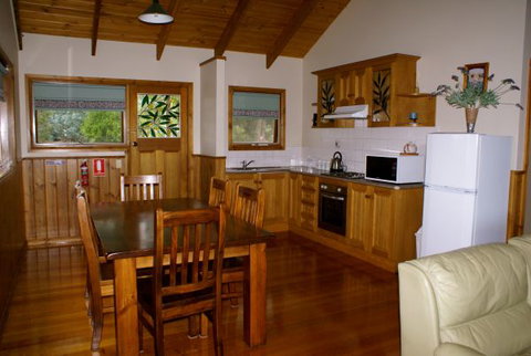 Daysy Hill Country Cottages - Accommodation NSW 4