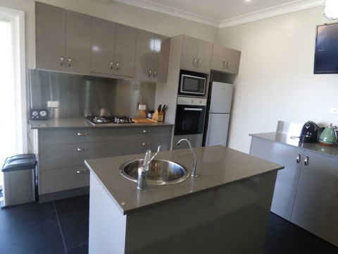 ArtHOUSE Beachfront Accommodation - Accommodation NSW 4