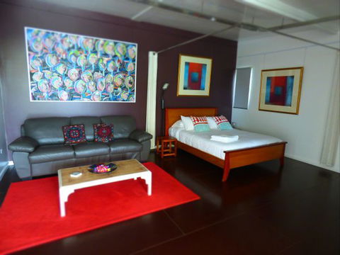 ArtHOUSE Beachfront Accommodation - Accommodation NSW 8