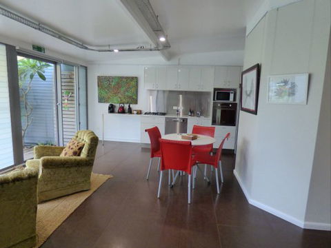 ArtHOUSE Beachfront Accommodation - Accommodation NSW 9