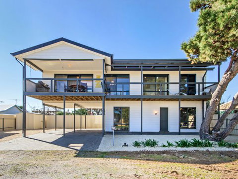 Century 21 SouthCoast: Whinnerah Sunsets - Accommodation NSW 0