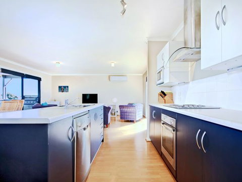 Century 21 SouthCoast: Whinnerah Sunsets - Accommodation NSW 3