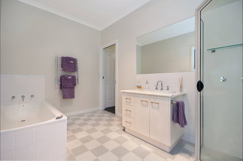 Hamilton Accommodation - Accommodation NSW 8