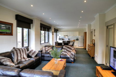 Cedarwood Apartments - Accommodation NSW 0