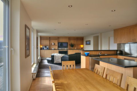 Cedarwood Apartments - Accommodation NSW 3