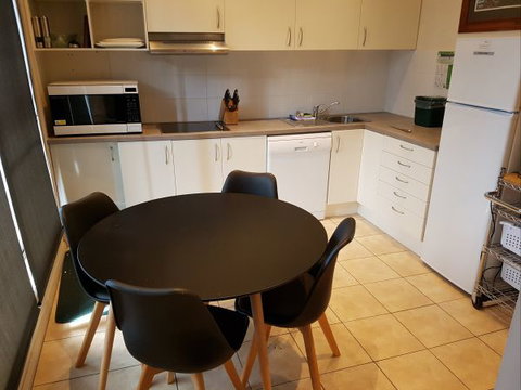 Cedarwood Apartments - Accommodation NSW 6