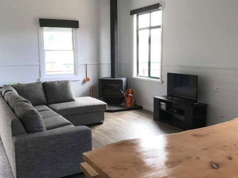 Derby Digs Cottage - Accommodation NSW 5