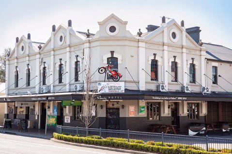Pedens Hotel - Accommodation NSW 0
