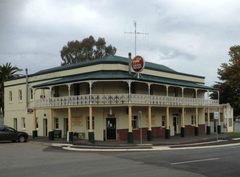 Tallarook Hotel - Accommodation NSW 2