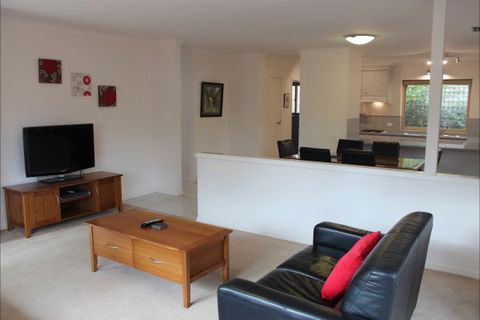Adelaide Serviced Accommodation - Childers House - Accommodation NSW 0