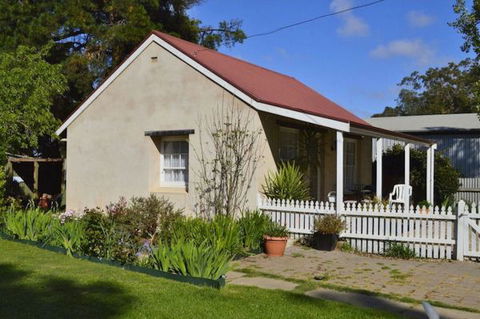 Almond Tree Cottage - Accommodation NSW 0