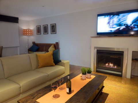 Alice's Palace Ocean Grove - Accommodation NSW 0