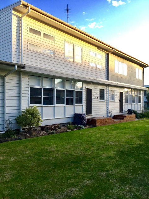 Alice's Palace Ocean Grove - Accommodation NSW 4
