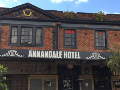 Annandale Hotel - Accommodation NSW 4