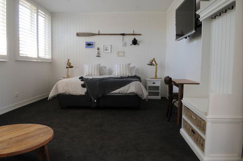 Atlantic Geelong - Accommodation NSW 0