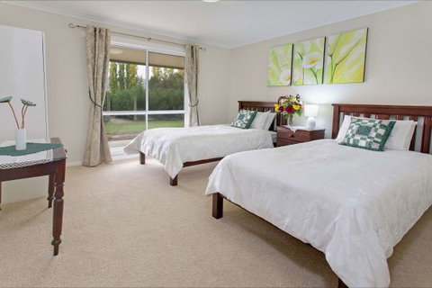 Brookfield Guesthouse - Accommodation NSW 4