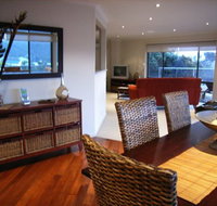 C-Deck Beach House Apartment - Accommodation NSW