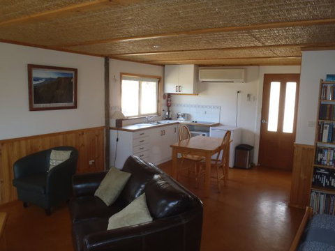 Guy's Cross Farm Cottage - Accommodation NSW 4