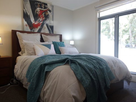 Hemley House - Accommodation NSW 4