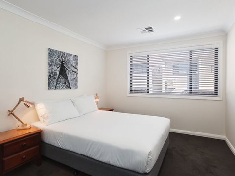 Lambton Road - Accommodation NSW 1