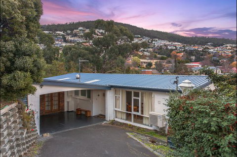 Long Beach House - Accommodation NSW 2