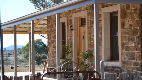 Flinders Bush Retreats - Accommodation NSW 10