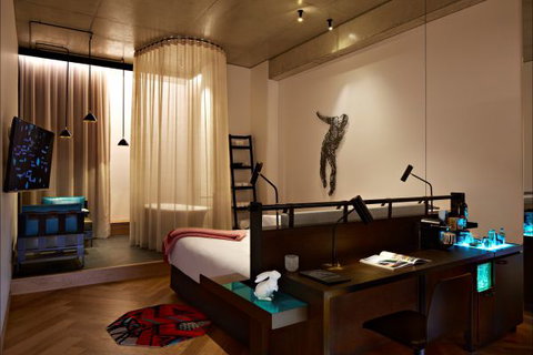 QT Melbourne - Accommodation NSW 0