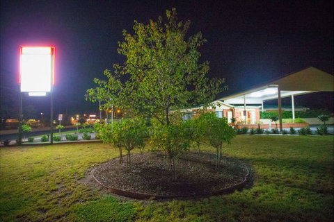 Rose Garden Motel - Accommodation NSW 4