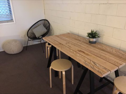The Grove On Russell - Accommodation NSW 2