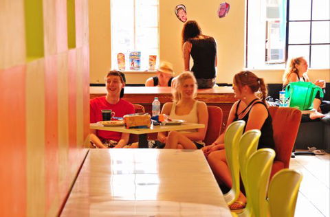 Westend Backpackers - Accommodation NSW 3