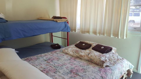 Wisemans Inn Hotel - Accommodation NSW 9