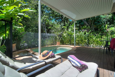 Port Douglas Cottage & Lodge - Accommodation NSW 3
