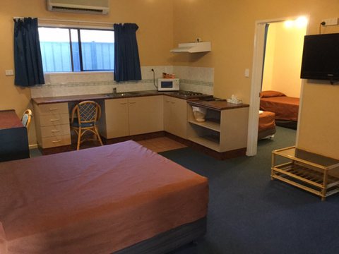 Townview Motel–Abyssinia Restaurant - Accommodation NSW 8