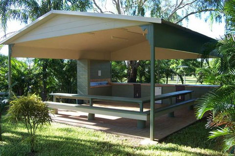 BIG4 Aussie Outback Oasis Holiday Park - Accommodation NSW 4