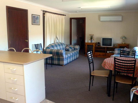 Back O' Bourke Accommodation - Accommodation NSW 2