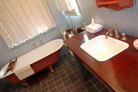 Wombat Lodge - Accommodation NSW 3