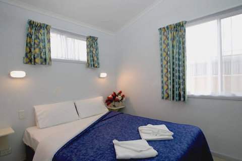 Beachfront Holiday Resort - Accommodation NSW 1