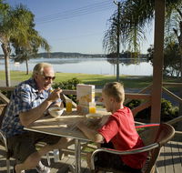 Belmont Pines Lakeside Holiday Park - Accommodation NSW