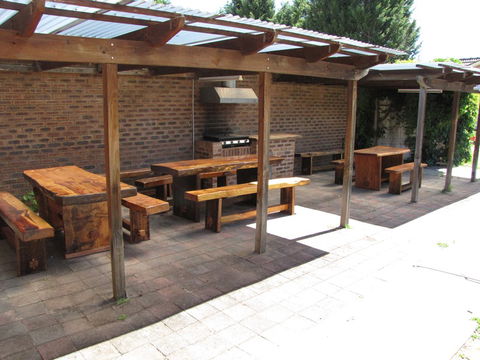 Big Trout Motor Inn - Accommodation NSW 6