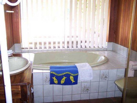 Bott's Beach Retreat - Accommodation NSW 3